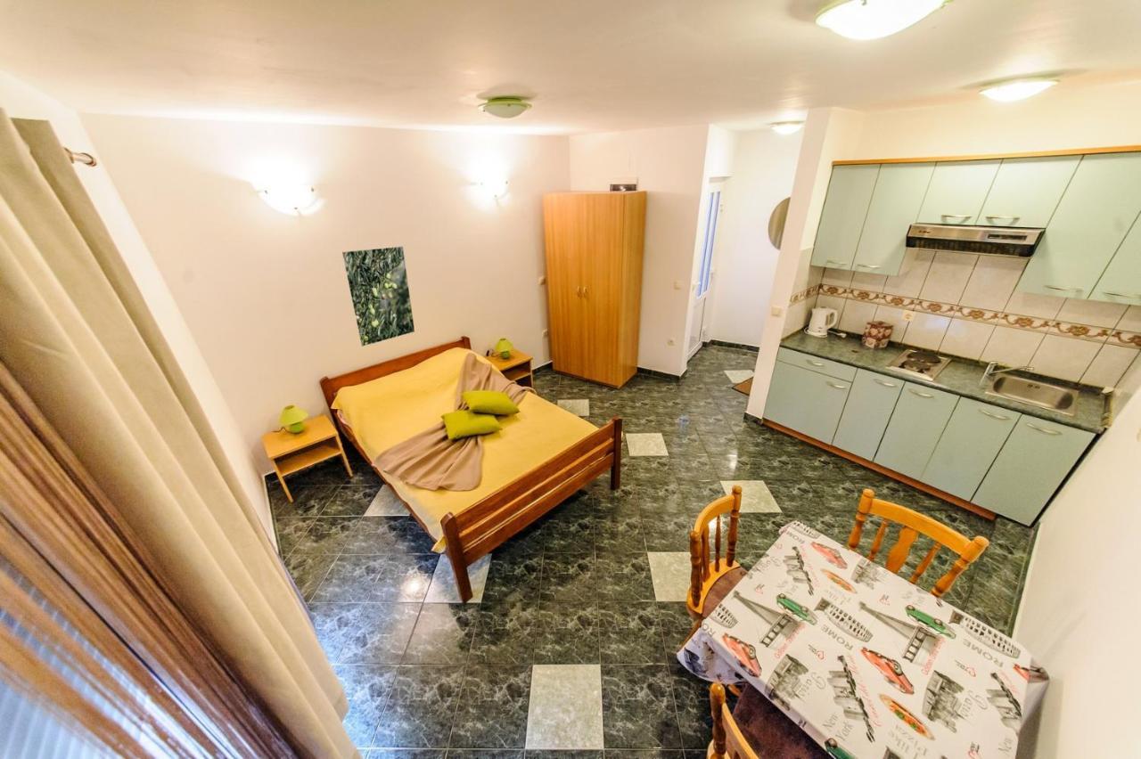 Apartments & Rooms Lucie Поседарье Экстерьер фото